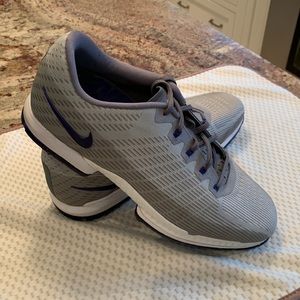 Nike Traction at Contact Mens Golf Shoe